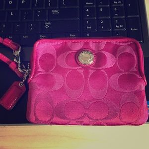 Coach Wrislet - Pink